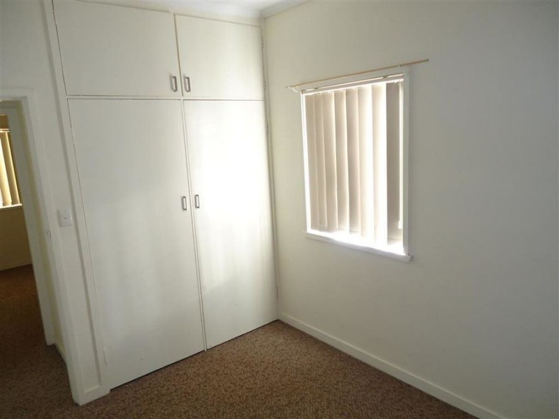 2/56 Northcott Parade, Mount Austin NSW 2650