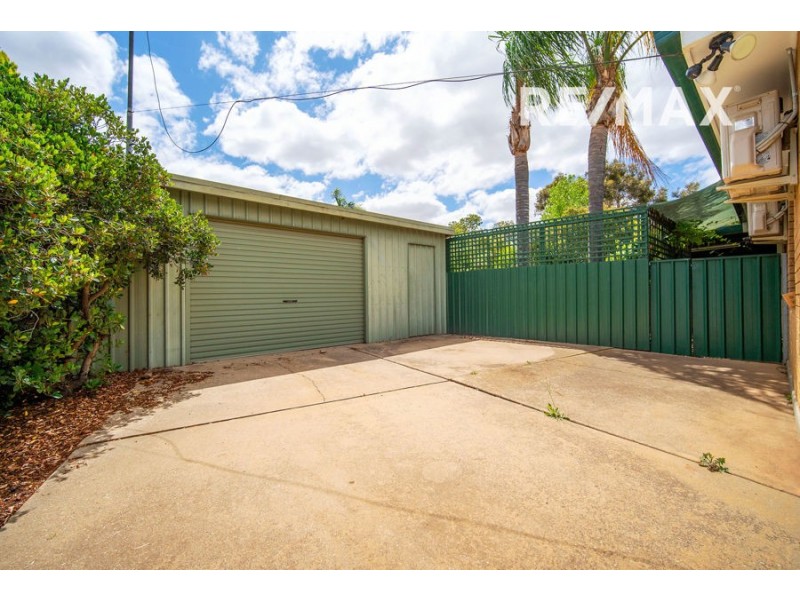 24 Pugsley Avenue, Estella NSW 2650