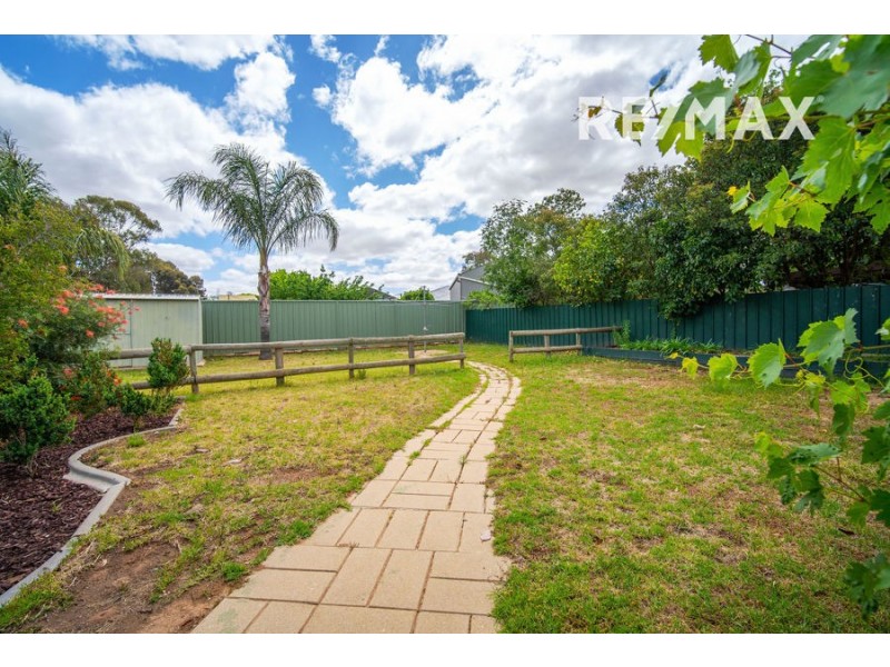 24 Pugsley Avenue, Estella NSW 2650