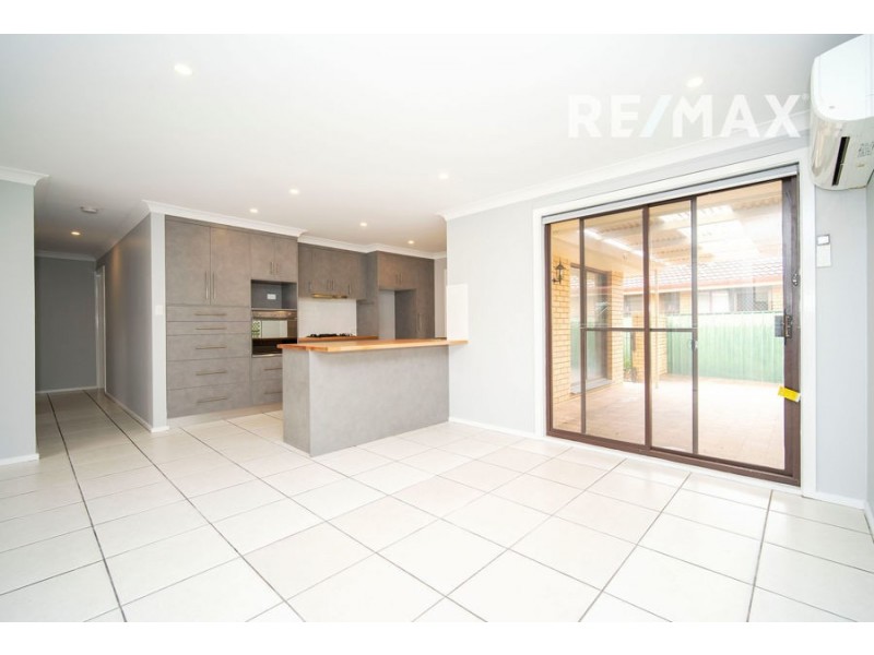 72 Huthwaite Street, Mount Austin NSW 2650