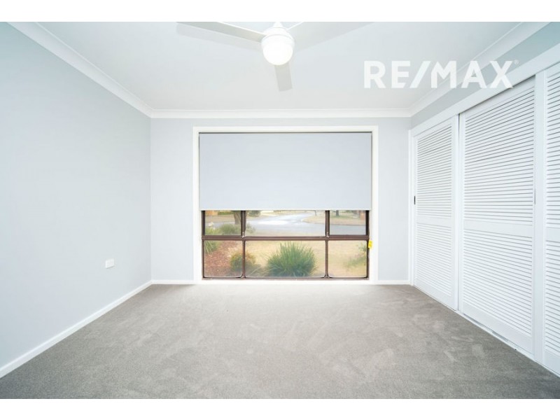 72 Huthwaite Street, Mount Austin NSW 2650
