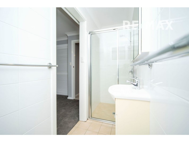 72 Huthwaite Street, Mount Austin NSW 2650