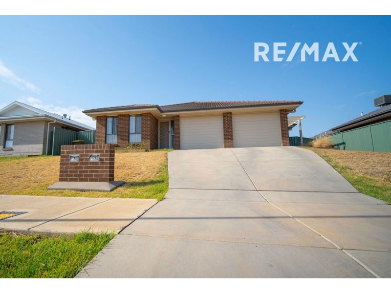 5 Hazelwood Drive, Forest Hill NSW 2651