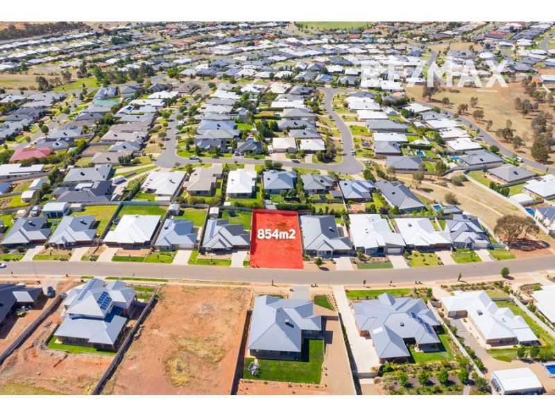 51 Clifton Street, Bourkelands NSW 2650