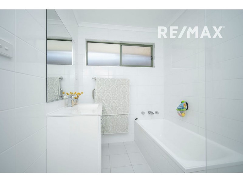 101 Leavenworth Drive, Mount Austin NSW 2650