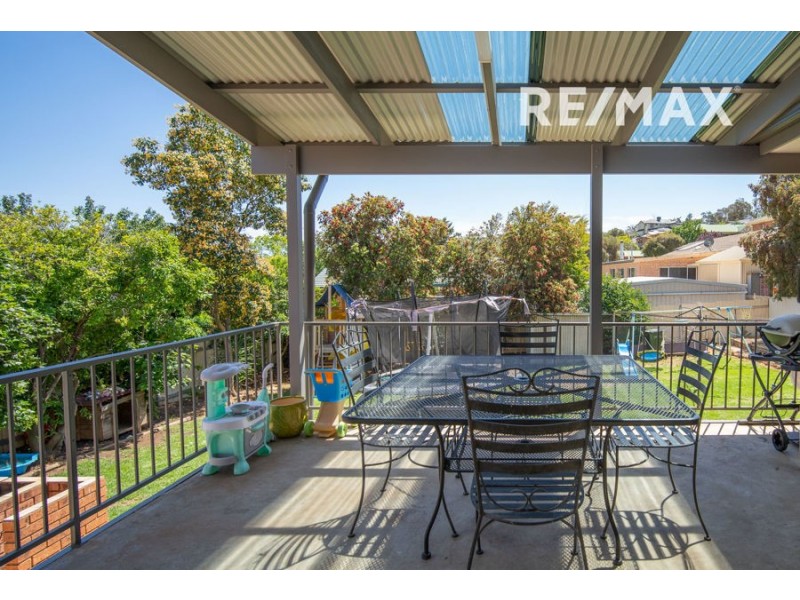 101 Leavenworth Drive, Mount Austin NSW 2650