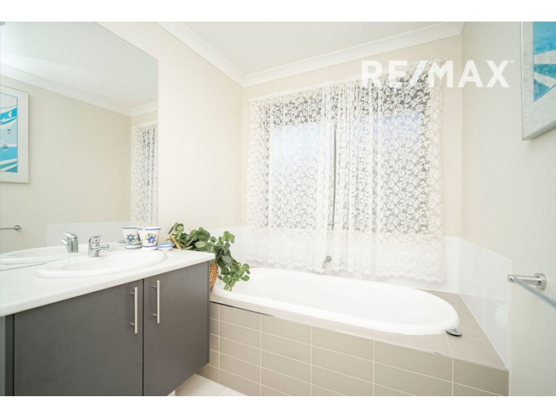 41 Melaleuca Drive, Forest Hill NSW 2651