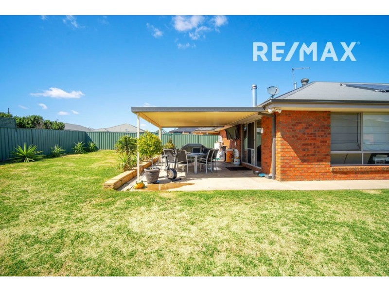 41 Melaleuca Drive, Forest Hill NSW 2651