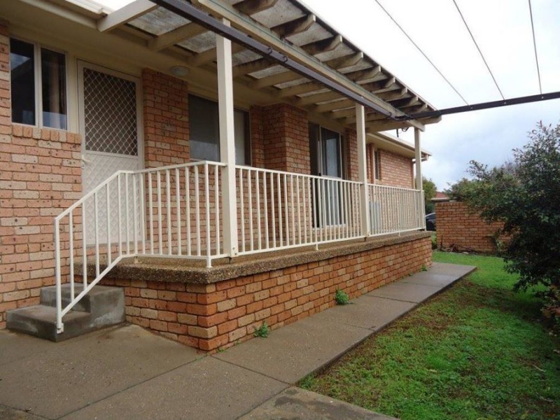 35 Brooklyn Drive, Bourkelands NSW 2650