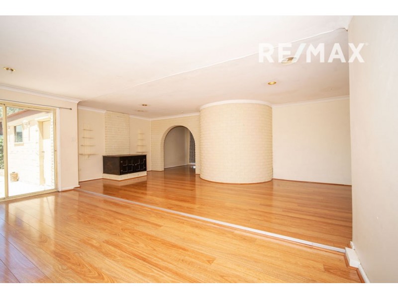 17 Grevillea Crescent, Lake Albert NSW 2650