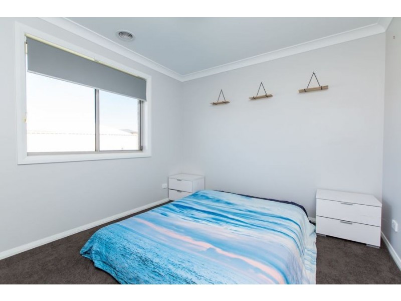 9 Morris Crescent, Gobbagombalin NSW 2650