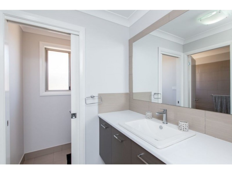 9 Morris Crescent, Gobbagombalin NSW 2650