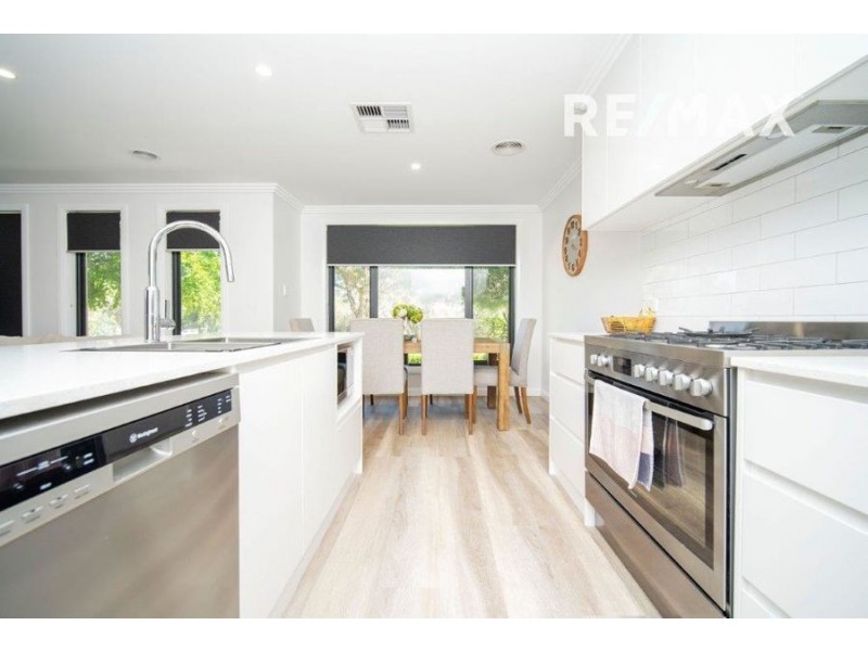 27 Red Hill Road, Kooringal NSW 2650