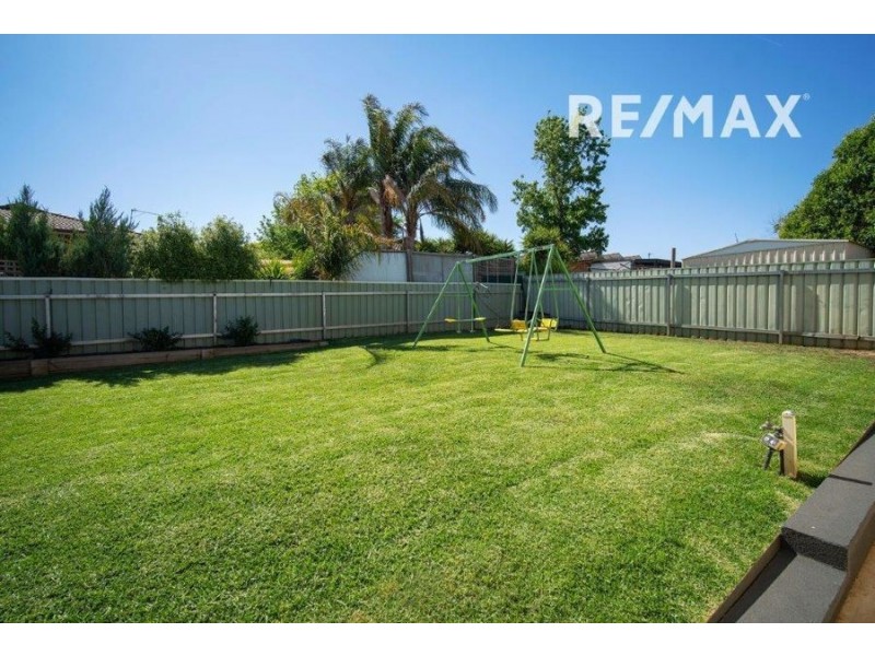 27 Red Hill Road, Kooringal NSW 2650