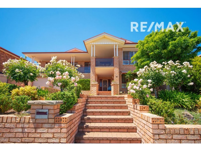 32 Allambie Way, Mount Austin NSW 2650