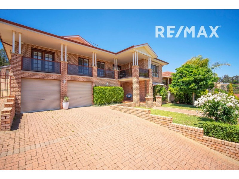 32 Allambie Way, Mount Austin NSW 2650