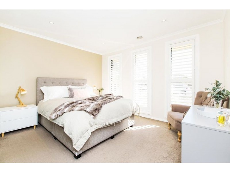6 Ilex Street, Lake Albert NSW 2650