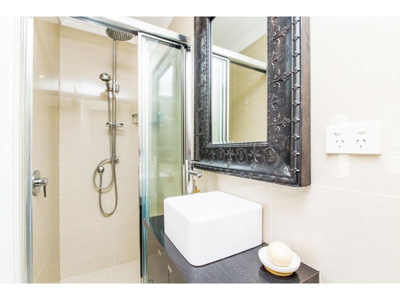 6 Ilex Street, Lake Albert NSW 2650