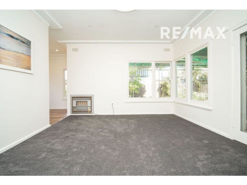 37 Fernleigh Road, Turvey Park NSW 2650