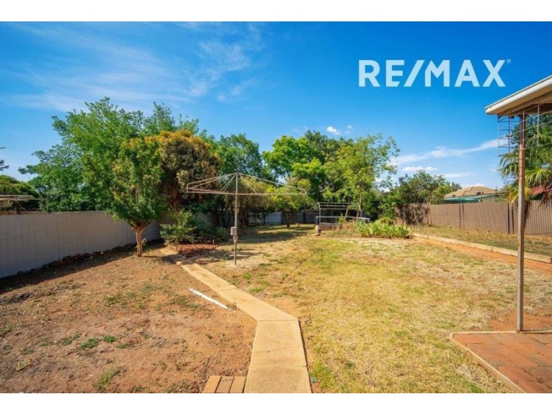 37 Fernleigh Road, Turvey Park NSW 2650