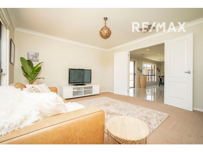 25 Balala Crescent, Bourkelands NSW 2650