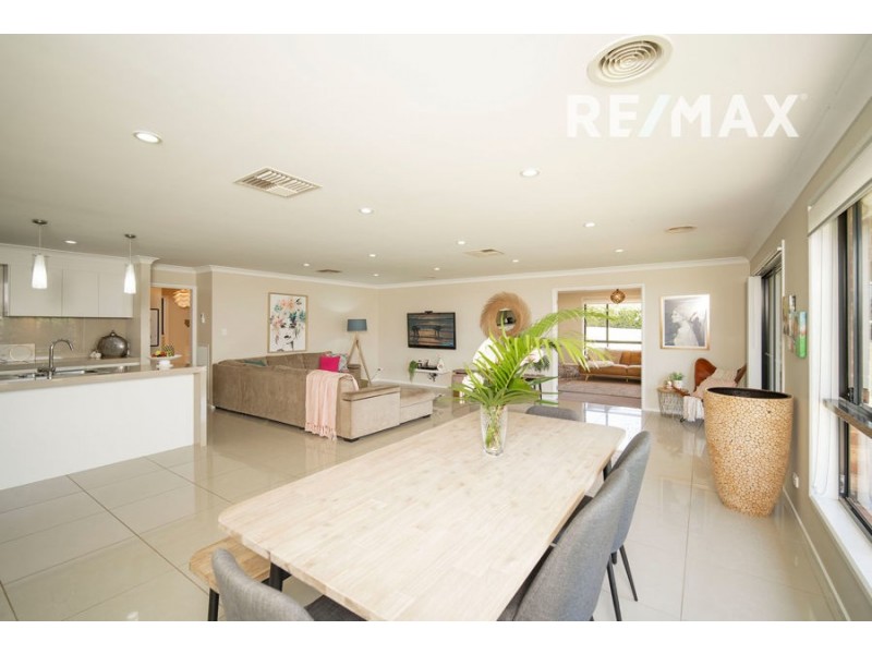 25 Balala Crescent, Bourkelands NSW 2650