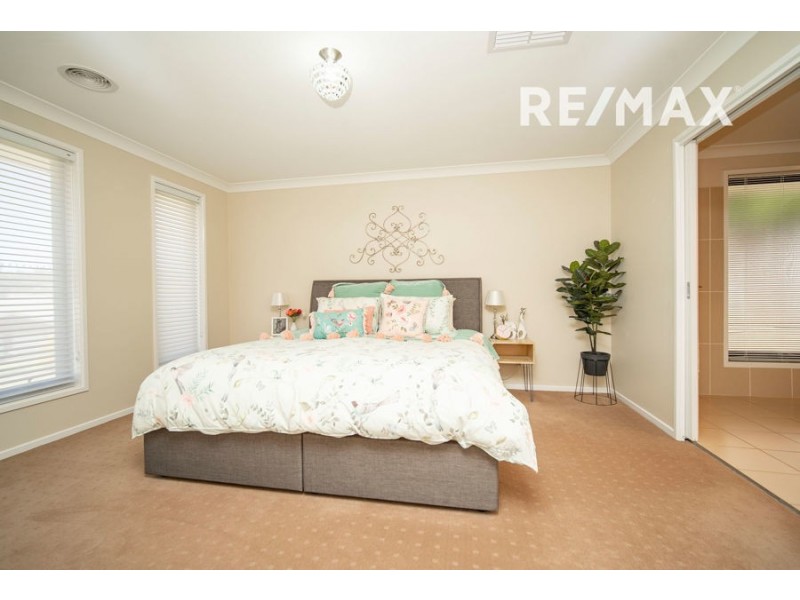 25 Balala Crescent, Bourkelands NSW 2650