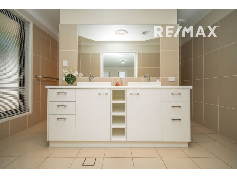 25 Balala Crescent, Bourkelands NSW 2650