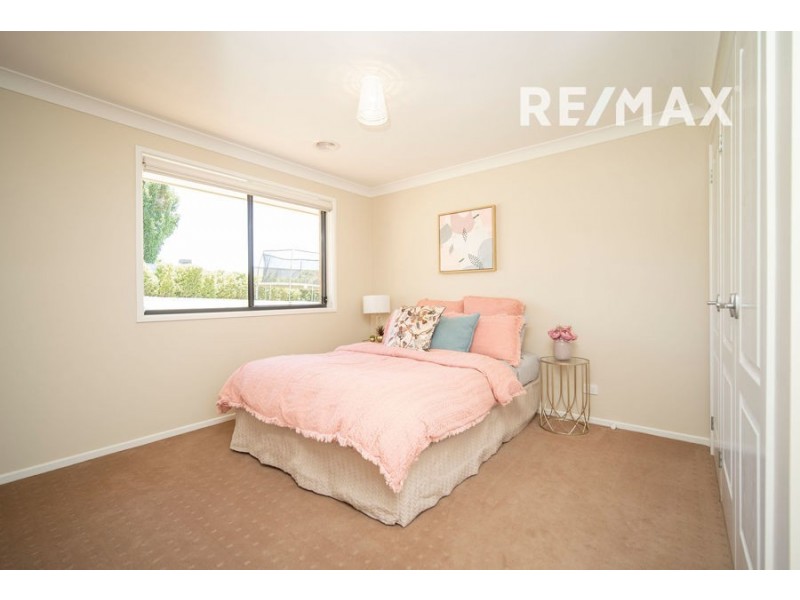 25 Balala Crescent, Bourkelands NSW 2650