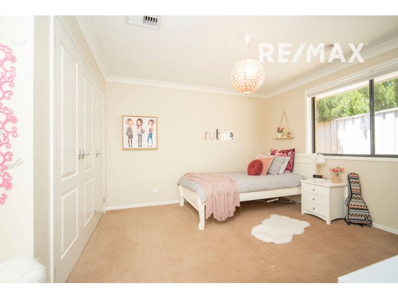 25 Balala Crescent, Bourkelands NSW 2650