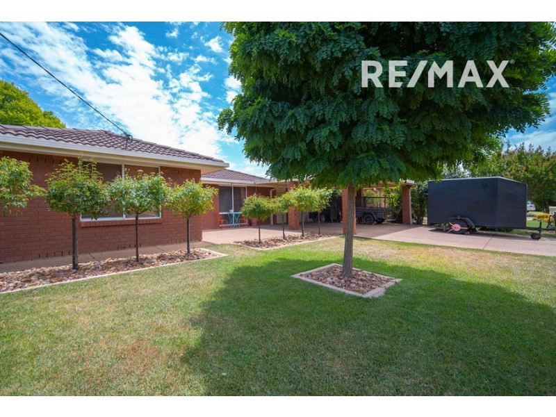 14 Forrest Street, Lake Albert NSW 2650