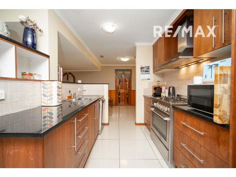 14 Forrest Street, Lake Albert NSW 2650