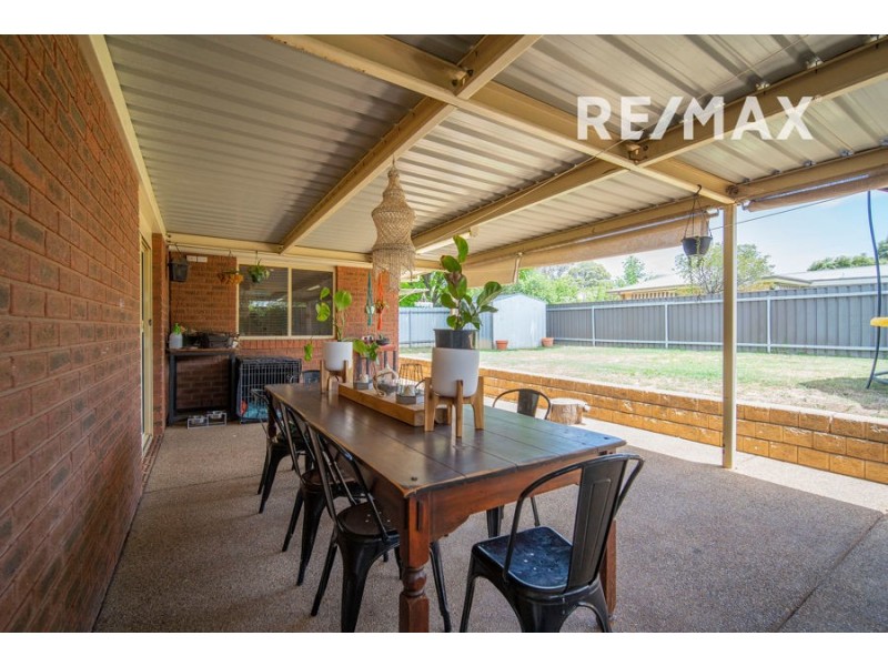 14 Forrest Street, Lake Albert NSW 2650