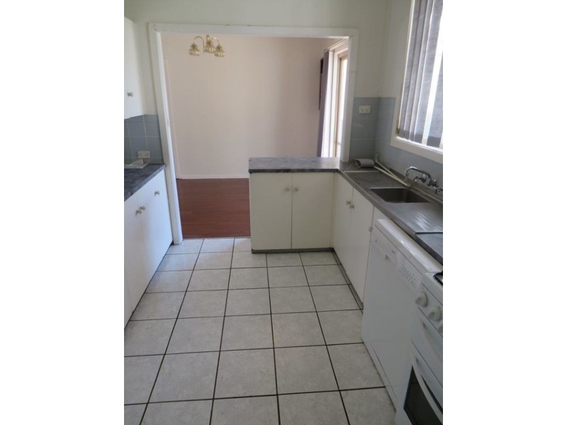 90 Bolger Avenue, Mount Austin NSW 2650