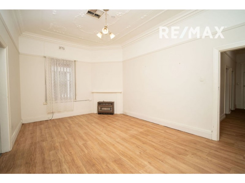 26 Tompson Street, Wagga Wagga NSW 2650