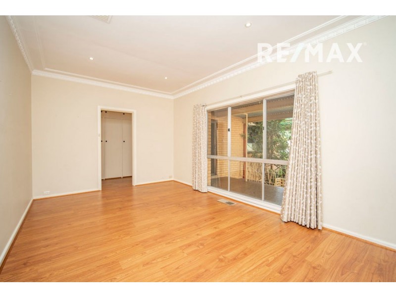 35 Beltana Avenue, Mount Austin NSW 2650