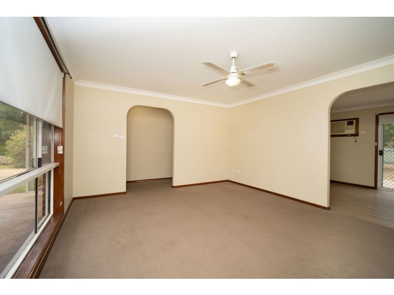 27 Goborra Street, Glenfield Park NSW 2650