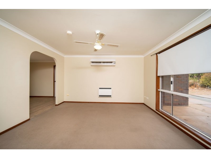 27 Goborra Street, Glenfield Park NSW 2650