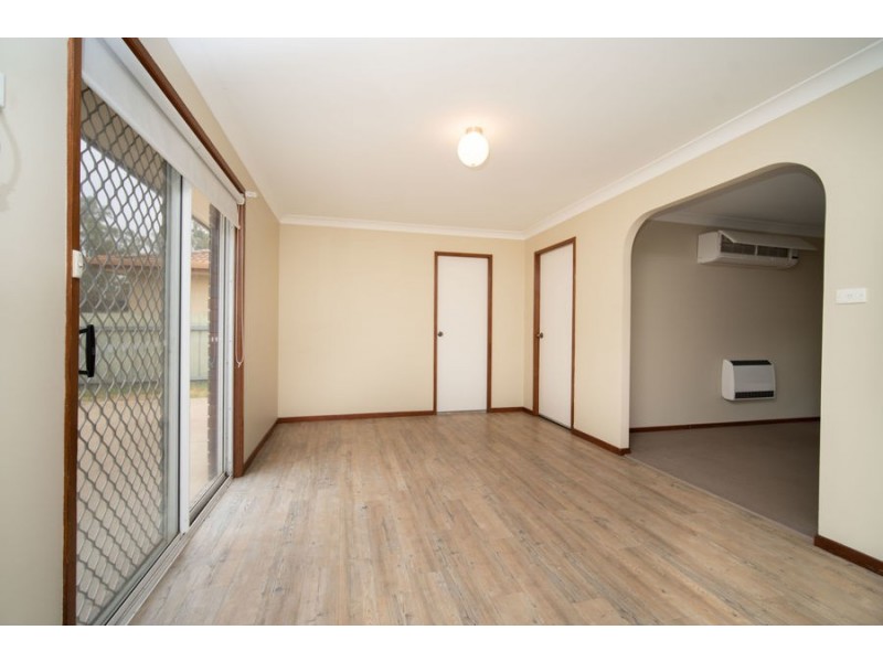 27 Goborra Street, Glenfield Park NSW 2650