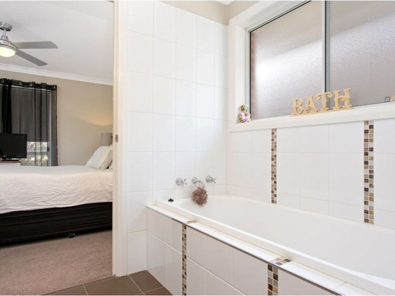 1/1 Burrundulla Road, Bourkelands NSW 2650