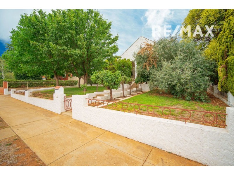 108 Coleman Street, Turvey Park NSW 2650