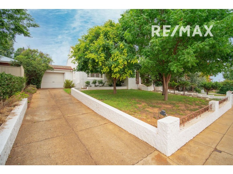 108 Coleman Street, Turvey Park NSW 2650