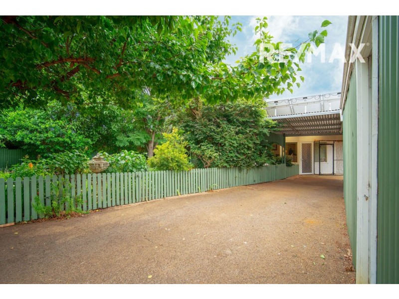 108 Coleman Street, Turvey Park NSW 2650