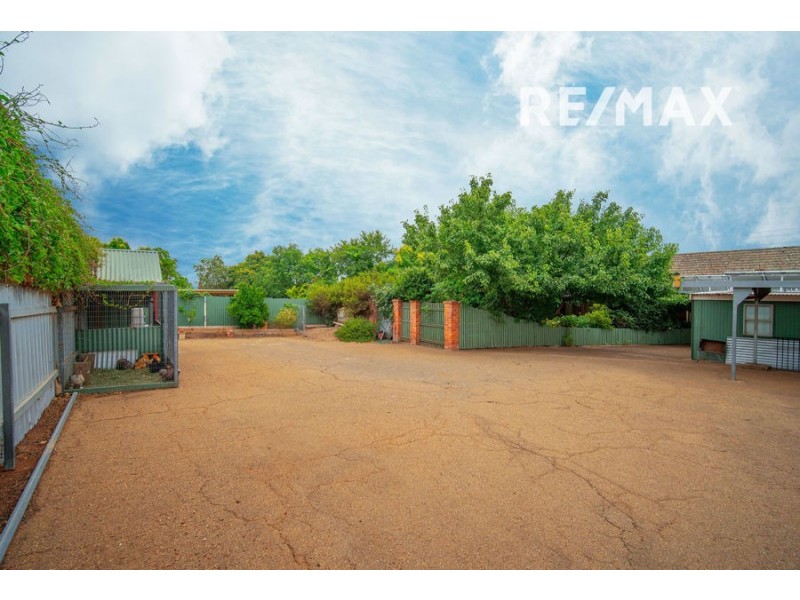 108 Coleman Street, Turvey Park NSW 2650