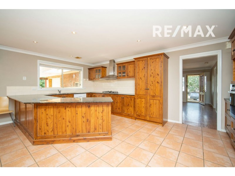 16 Madin Place, Estella NSW 2650