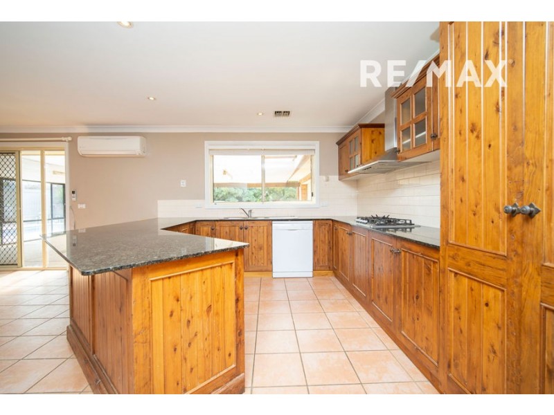 16 Madin Place, Estella NSW 2650