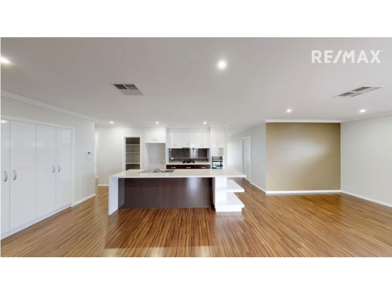 3 Hollows Crescent, Lloyd NSW 2650