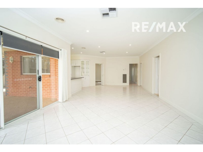 2 Ulandra Place, Estella NSW 2650