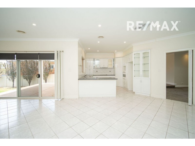 2 Ulandra Place, Estella NSW 2650