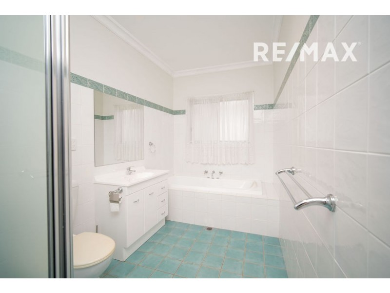 2 Ulandra Place, Estella NSW 2650